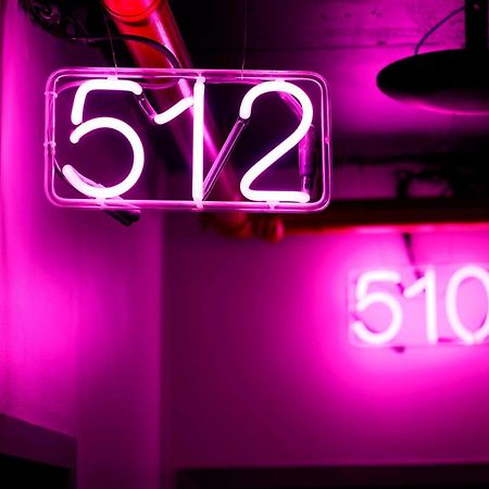 Moxy Nyc Downtown Hotel New York Exterior photo