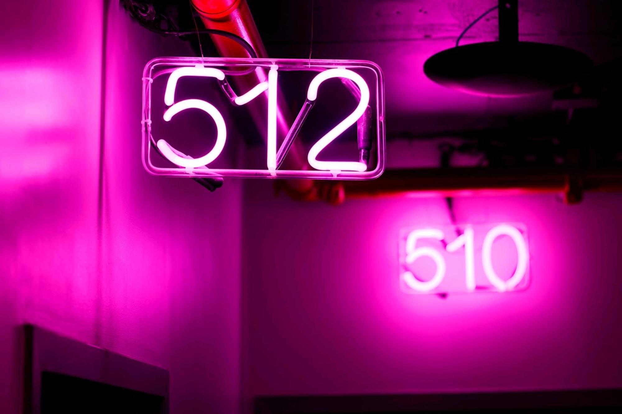 Moxy Nyc Downtown Hotel New York Exterior photo